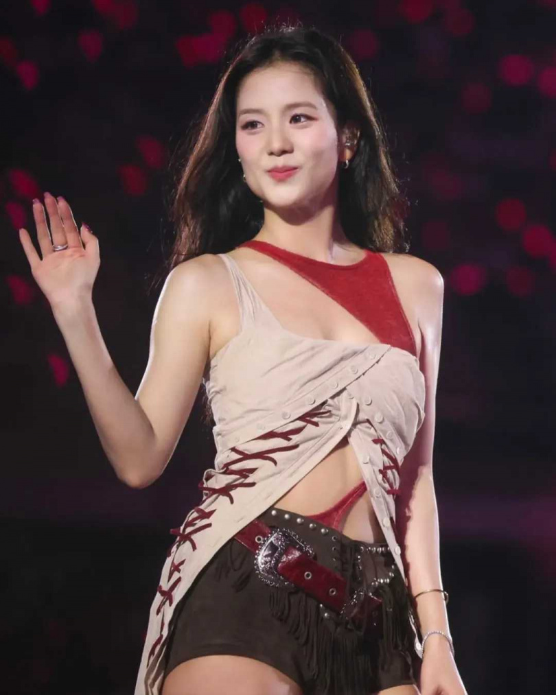 （圖／hourlyjisoo_ ig提供）