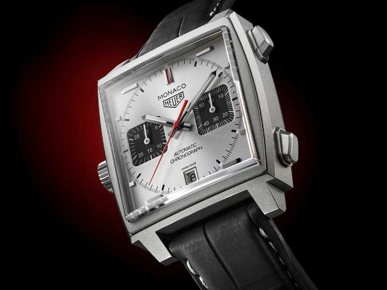 TAG Heuer「Monaco Titan」鈦金屬限量特別版計時腕錶，全球限量500只╱259,100元。（圖╱TAG Heuer提供）