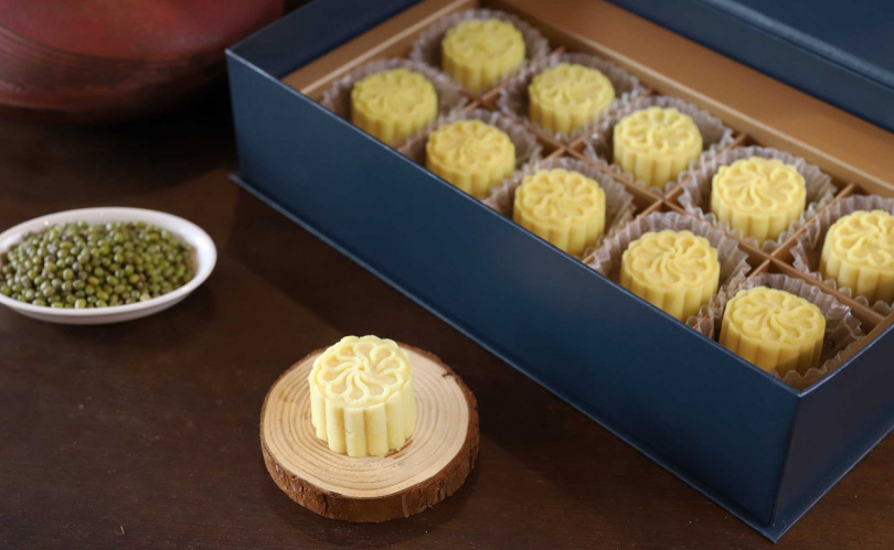 「冰心芋泥綠豆糕」禮盒。（880元／10入，圖／維多麗亞酒店提供）