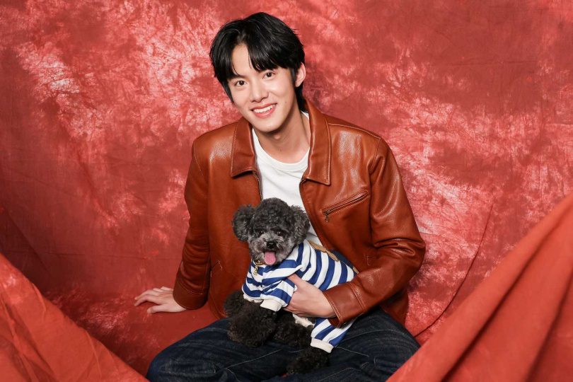 Wuni平時跟爸媽住在桃園，爸媽時不時就會傳Wuni生活照給他，讓他笑稱「真的當小孩在顧」。（圖／林士傑攝）