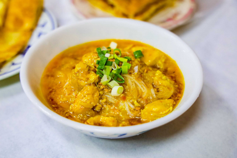 全台最多元的南洋料理美食街「緬甸街(華新街)」，料理傳承了雲南及緬甸烹調手法。