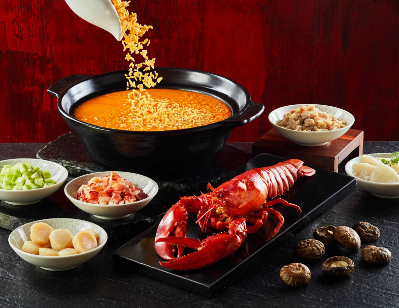 望月樓港籍名廚蘇權暉新菜–龍蝦海鮮泡飯，已躍居銷售冠軍，備受歡迎。