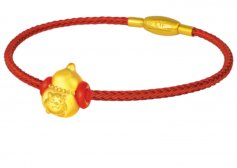 「富貴虎」黃金串飾（連手繩），售價：NT$ 6,800。