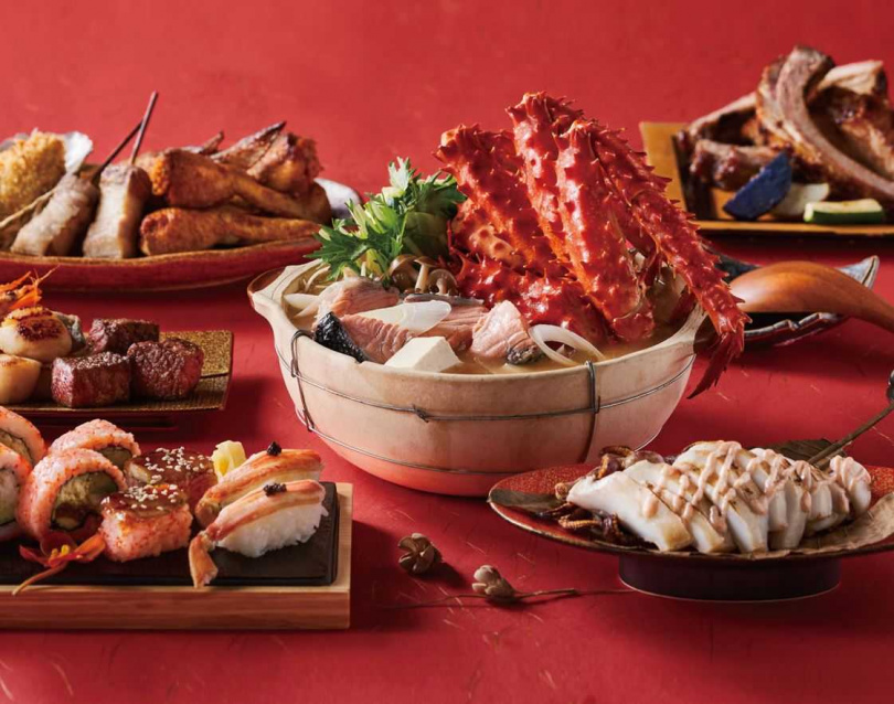 旭集母親節外帶套餐共有帝王蟹鮭魚石狩鍋、醞炙盛合等8道菜。（3,988元／約4人份）