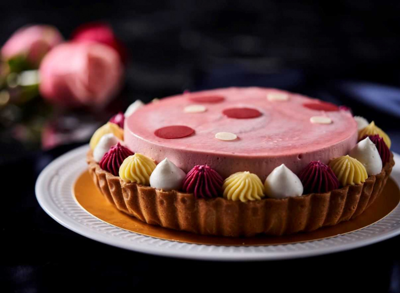 饗食天堂、饗饗、旭集、真珠台灣家味等品牌的母親節套餐，都包含「莓好馨意」蛋糕。