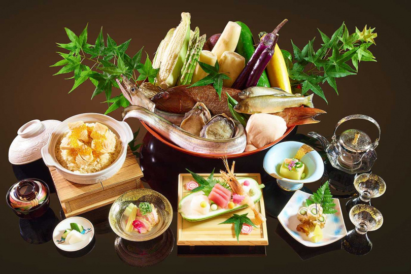 JR東日本大飯店台北「HAYASE」日本料理，料理長郡司行雄因應炎夏推出「納涼懷石料理」，選用夏天當季的海鮮與蔬菜等食材，呈現出令人夏日清爽氛圍的餐點