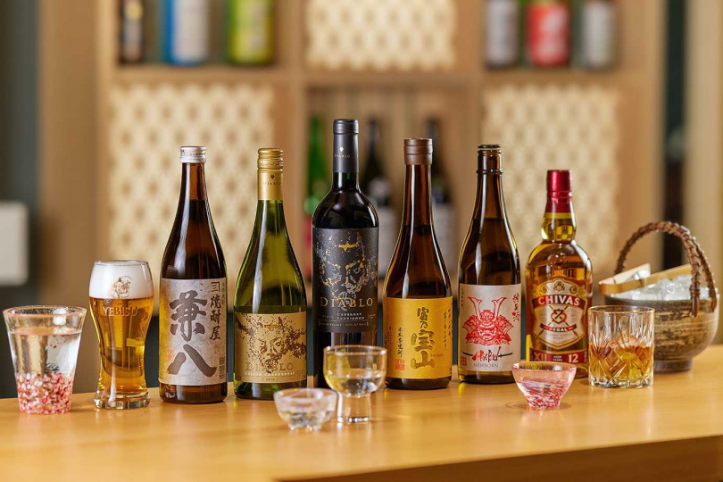 HAYASE日本料理尾牙春酒期間享用套餐加價1,200元可享惠比壽生啤酒、日本酒、燒酎、葡萄酒、日本果實酒以及指定日本威士忌和無酒精飲品的無限供應。
