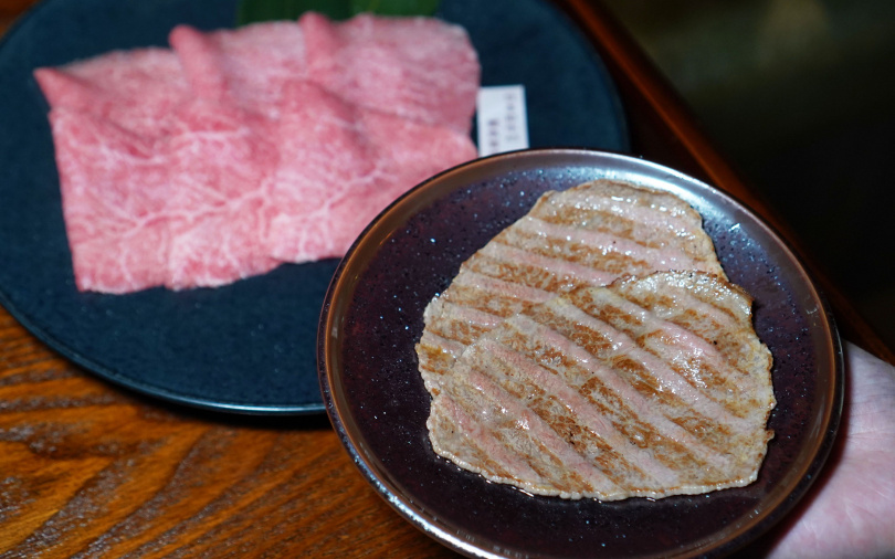 位於後外腿肉的「日本和牛A5鯉魚管燒肉片」，屬於風味濃郁的赤身肉。