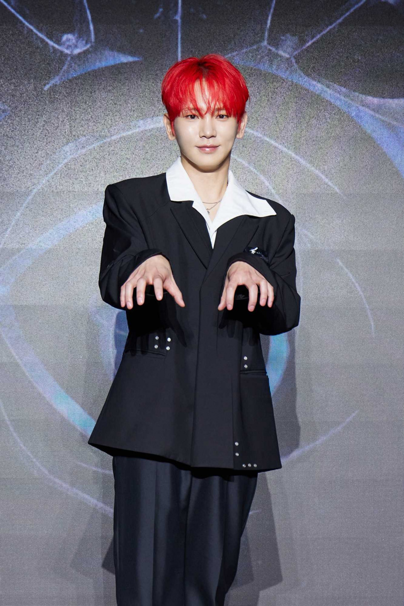 KEY以中文向粉絲暖心喊話「SHINee WORLD一直非常感謝大家，我愛你們」。（圖／SM Entertainment提供）