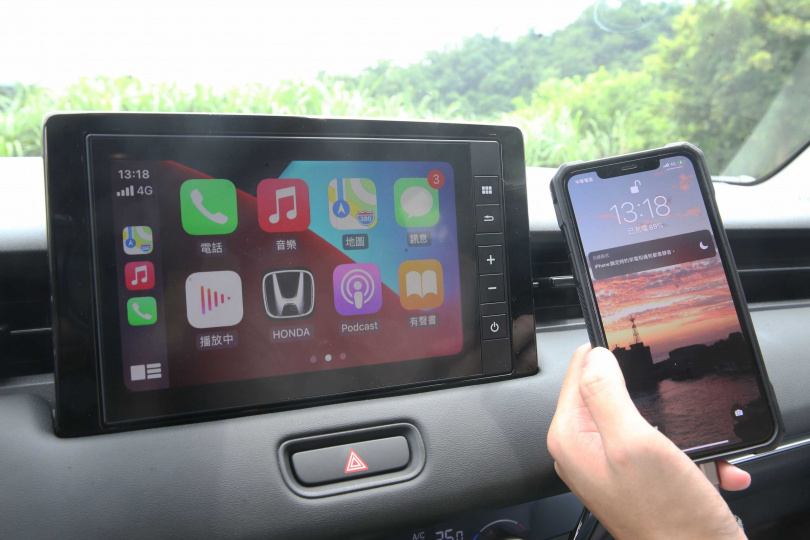 採用了可連接Apple CarPlay與Android Auto的多媒體主機，使視聽娛樂更加多元。(圖/趙世勳攝)