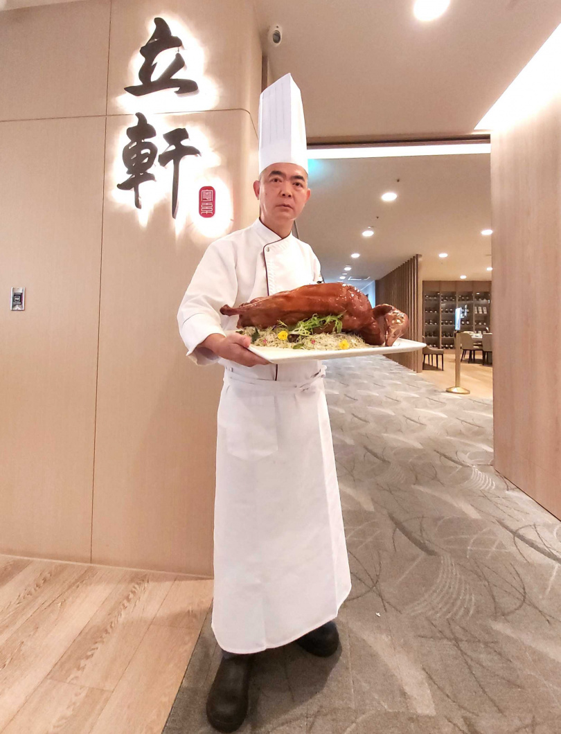 富士大飯店立軒中餐廳行政總主廚伍見朋，擅以在地食材呈現粵菜新貌。（圖／富士大飯店提供）