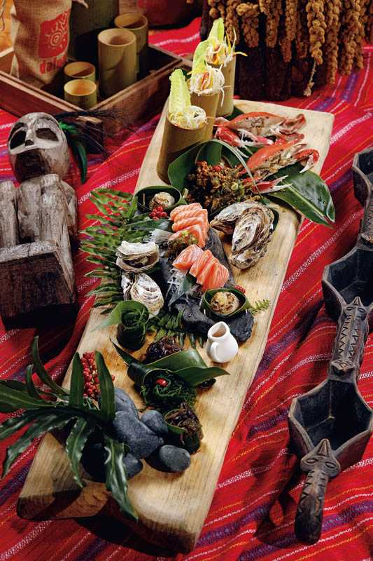 集合部落採收之時蔬或漁獲的「馬嘟慕絲米格蟹」，可以一次吃到多種食材。（2,600元）（圖／于魯光）