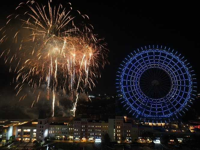 跨年來麗寶「玩樂園、住飯店、逛OUTLET、開賽車、看演唱會、賞煙火」。(圖片提供/麗寶)