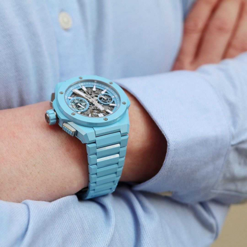 Big Bang Integrated陶瓷鍊帶計時碼錶天藍款／建議售價749,000元(圖／品牌提供）