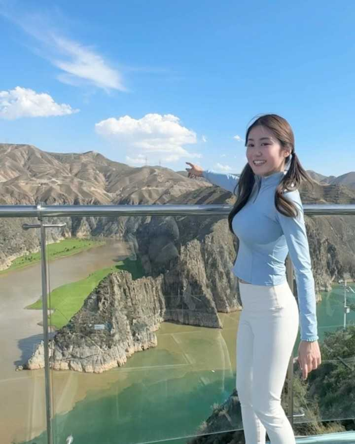 拍攝《大陸尋奇》要前進大小城鎮,李芸遇到高溫跟偏鄉地點也不喊苦。(圖/翻攝自李芸IG)