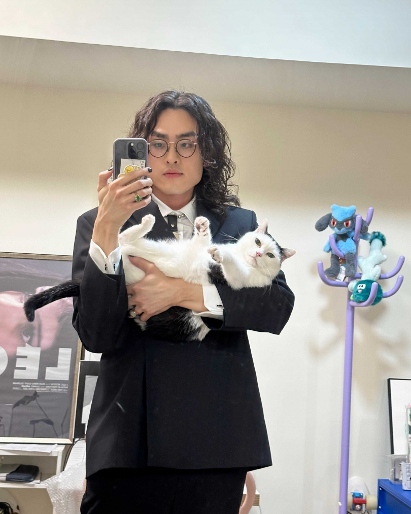 雖然沒養過寵物，但鶴The Crane跟貓咪福田一拍即合。（圖／鶴The Crane提供）