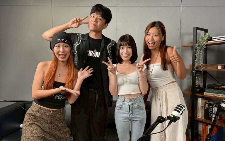 羅哥（羅世棠）光臨「歡迎光靈慢慢聊」PODCAST節目（左至右：凱莉、羅哥、油米、伶伶）