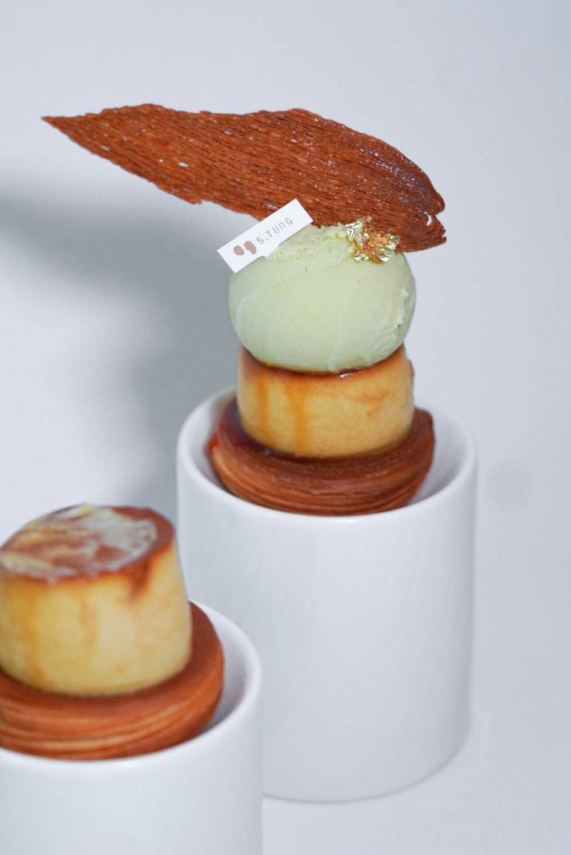 主打法式千層酥的「午冬5.TUNG」，被譽為台北最強法式千層專賣店，店內推出的「酪梨牛奶布丁丹麥」以不同的千層樣貌呈現甜點滋味。