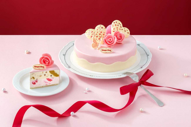 嶄新設計款「玫瑰心語」是哈根達斯母親節今年主推的冰淇淋蛋糕。（圖／Häagen-Dazs提供）