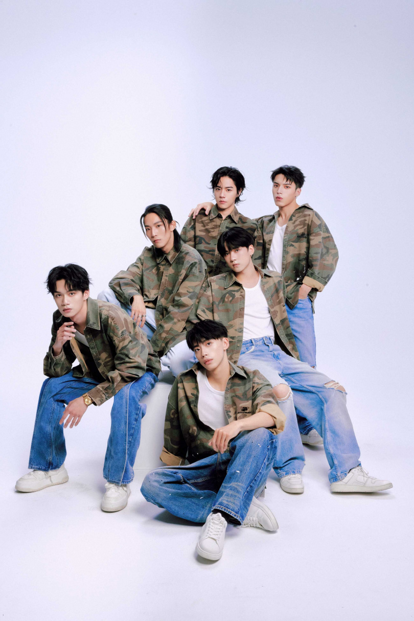 Ozone打造全新證件照讓粉絲珍藏。（圖／索尼音樂提供）