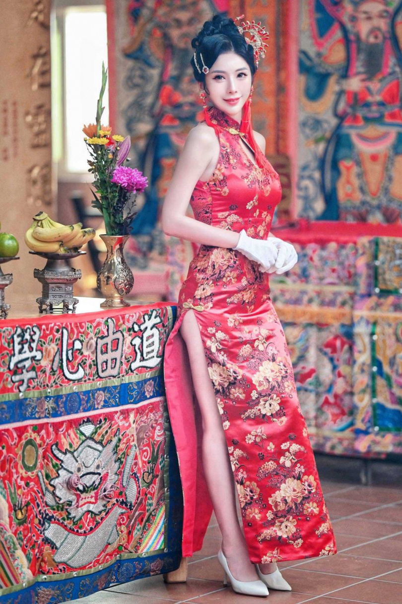 甄馨坦言自己近年已逐漸淡出禮生與幕前工作。（圖／翻攝自甄馨FB）