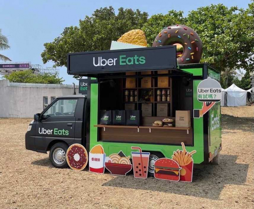 Uber Eats 精心打造「五週年城市尋飽專車」在全台多地巡迴，提供民眾 Uber Eats 好康三重送！