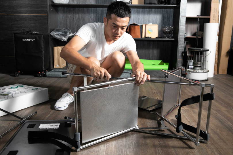 向來喜歡DIY的姚元浩，連「廚房」都能自行組裝完成。（圖／侯世駿攝）