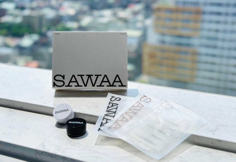 「SAWAA」臉部機能保養體驗組乙盒，內含緊顏肌活修護霜、極光淡斑導白霜、機能面膜。（圖／台北凱達大飯店提供）