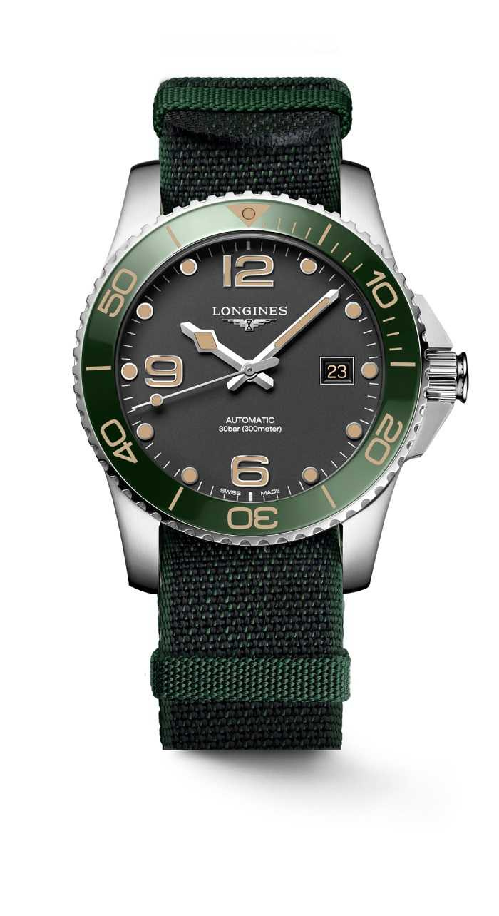 LONGINES浪琴表HydroConquest深海征服者系列叢林綠NATO錶帶款(L3.781.4.05.2)／57,800元（圖／品牌提供）