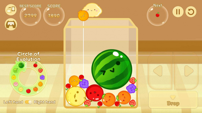 在XGIMI與Aladdin X開發的《西瓜遊戲》中，玩家可透過組合相同類型的水果，讓水果進化並持續累計積分，圖為Android遊戲介面。
