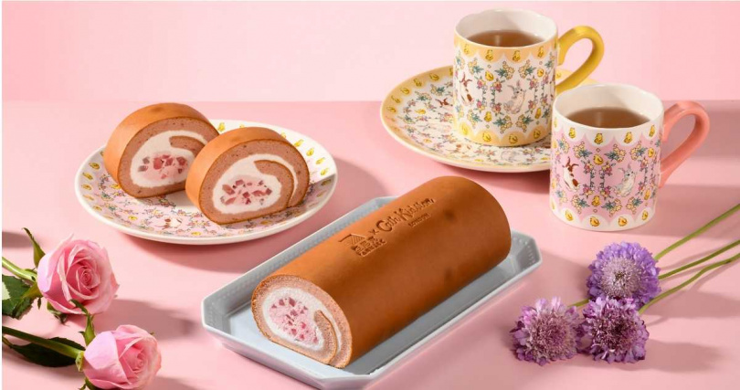 亞尼克「玫瑰荔枝生乳捲」以荔枝蜜結合有機玫瑰花瓣醬繽紛登場。（495元，圖／亞尼克提供）