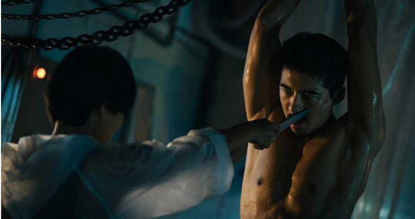 傅孟柏顛覆形象飾演冷血反派。（圖／Netflix提供）