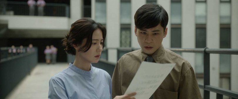 甫入圍金鐘獎的林予晞（左）和黃迪揚（右）合作電影《自殺通告》。（圖／本萃電影提供）