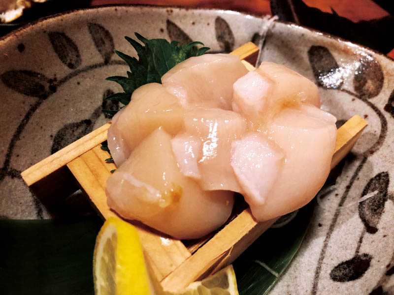 北海道大干貝令人光看就快要流口水，鮮嫩的滋味更是讓人齒頰留香。（圖／蕭彤雯提供）
