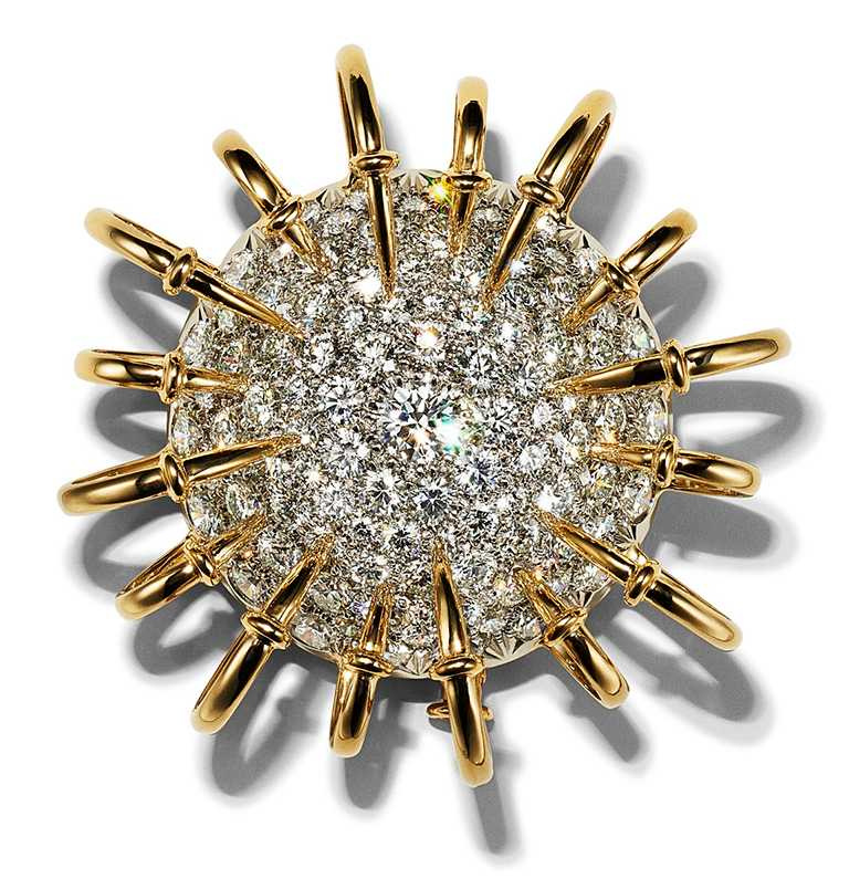 Tiffany & Co.「Tiffany Schlumberger」Apollo 18K金與鉑金鑽石胸針╱1,450,000元。（圖╱Tiffany & Co.提供）