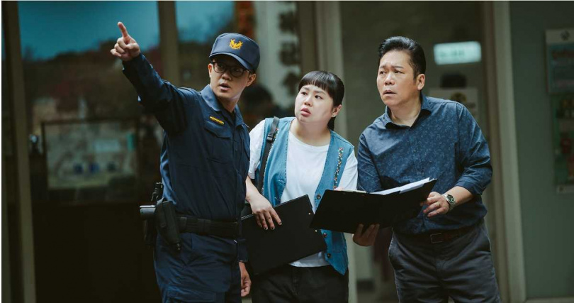 卜學亮、郭文頤飾演負責追查兇手的員警，為難解命案帶來意想不到的轉折。（圖／CATCHPLAY）