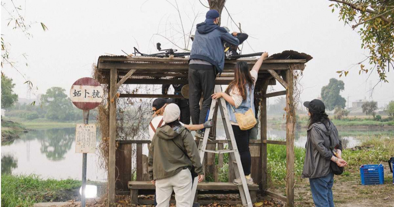 原作漫畫背景設定70、80年代，嘉義有導演想要的昭和氛圍。（圖／光年映畫提供）