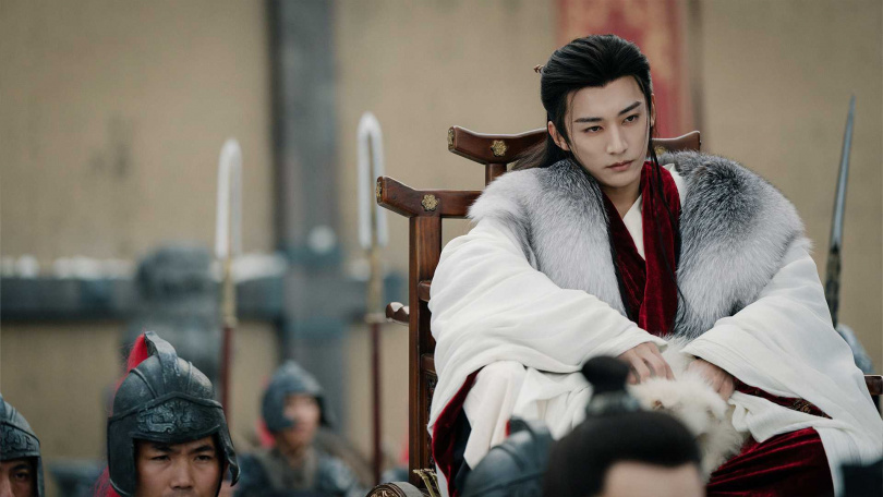 劉學義本人也常做一些誇張舉動。（圖／中天提供）