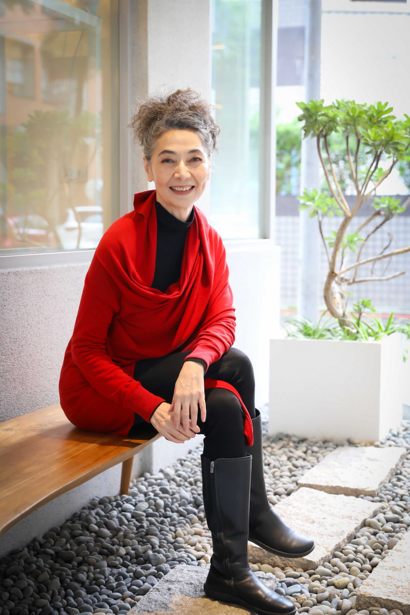 從小愛唱歌的賴佩霞真的以歌手身分出道。（圖／侯世駿攝）