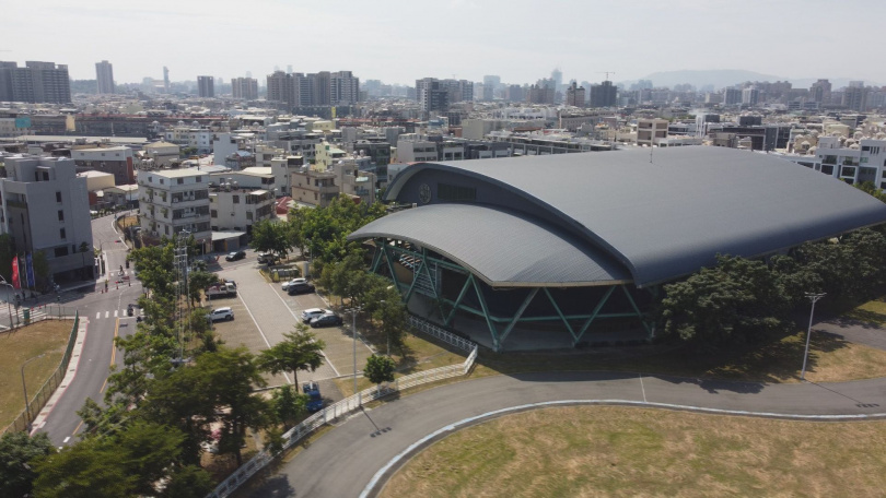 鄰近高雄國際滑輪溜冰場等既有公共設施，帶動周邊生活機能與休閒資源全面提升。(圖片／CTWANT)