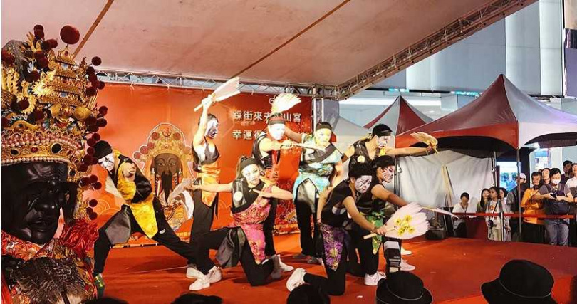 青山祭期間有多種民俗展演，營造熱鬧氣氛。（圖／台北市民政局提供）
