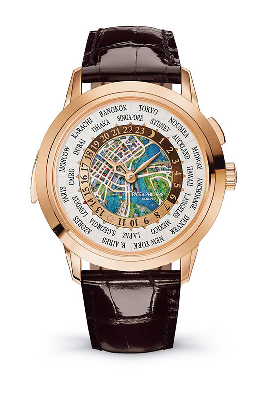 專為這次活動創作的Ref.5531世界時區三問錶，琺瑯錶盤上刻有新加坡地圖。（圖／百達翡麗提供）