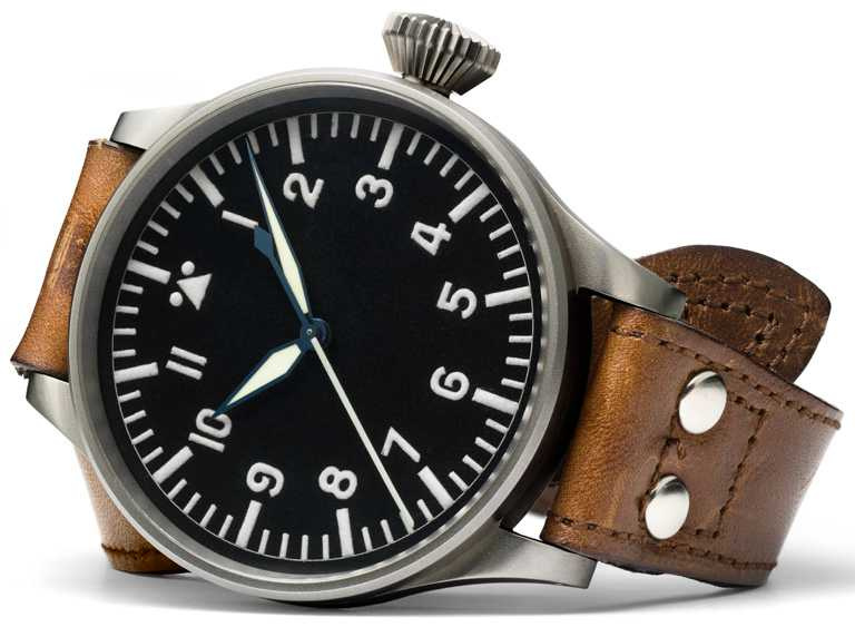 IWC「Big Pilot大型飛行員」1940年古董錶款，搭載52 T.S.C.⾃製機芯與大型中置秒針，直徑達55毫米，極具歷史意義。（圖╱IWC提供）