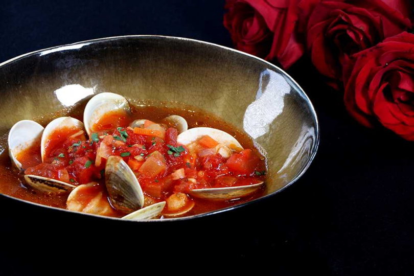 文蛤番茄蔬菜湯。