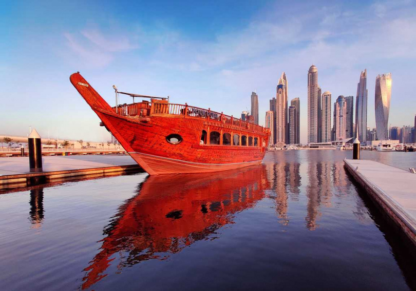 在5月使用My Emirates Summer Pass可免費搭乘杜拜碼頭郵輪，從阿拉伯灣欣賞天際線美景。（圖／阿聯酋航空提供）