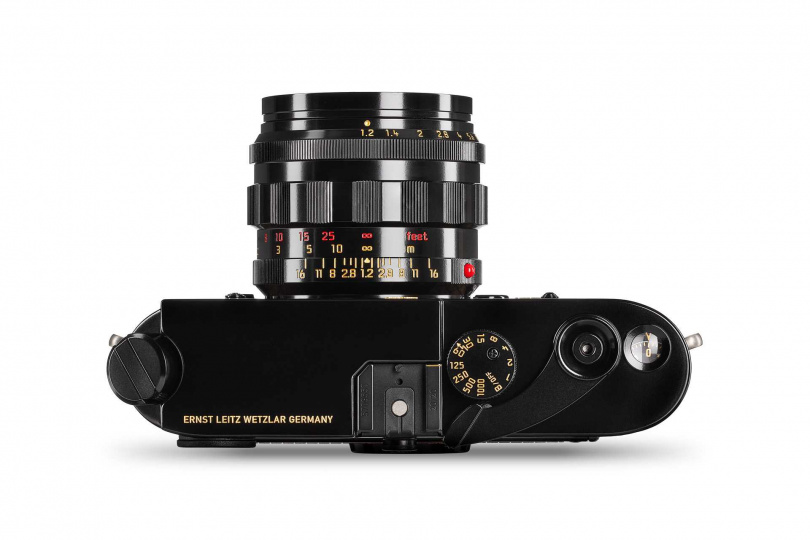 全新徠卡M6“徠茲相機拍賣會” 版黑漆套裝機頂。