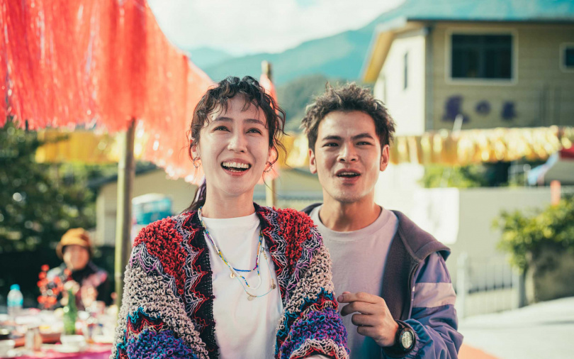 金鐘獎得主蘇達（右）首度自導自編自演！與小薰（左）有精彩對手戲。（圖／華映娛樂）