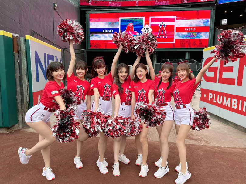 樂天啦啦隊前進美國大聯盟台灣日活動，在當地時間24日於天使隊主場帶來精彩的賽前表演。（圖／樂天桃猿球團提供）
