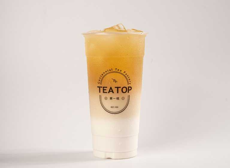 「108厚鮮奶」使用108茶王作為茶底，乳香之外也嚐得到茶的甘甜，毫不澀口。