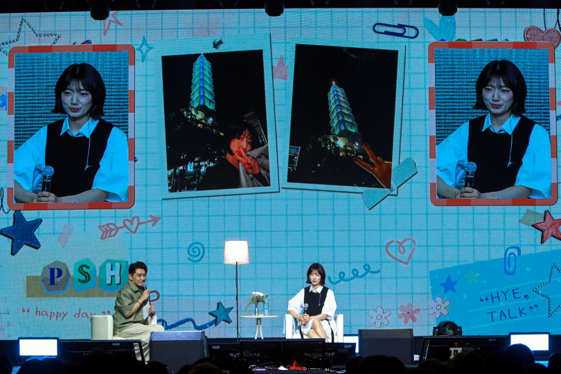 朴信惠分享這次來台的趣事,展示了一張與101的自拍照。(圖/D-SHOW提供)